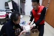 LG유플러스, 설 앞두고 독거 어르신에 명절 음식 전달