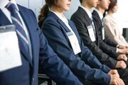 겉으론 고용 훈풍, 속으론 청년 취업 빙하기